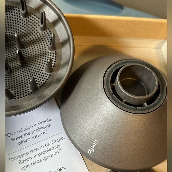 Dyson Hair Dryer Attachments NEW Original Diffusers & Wide-Tooth Combs PriceEach - Picture 1 of 6